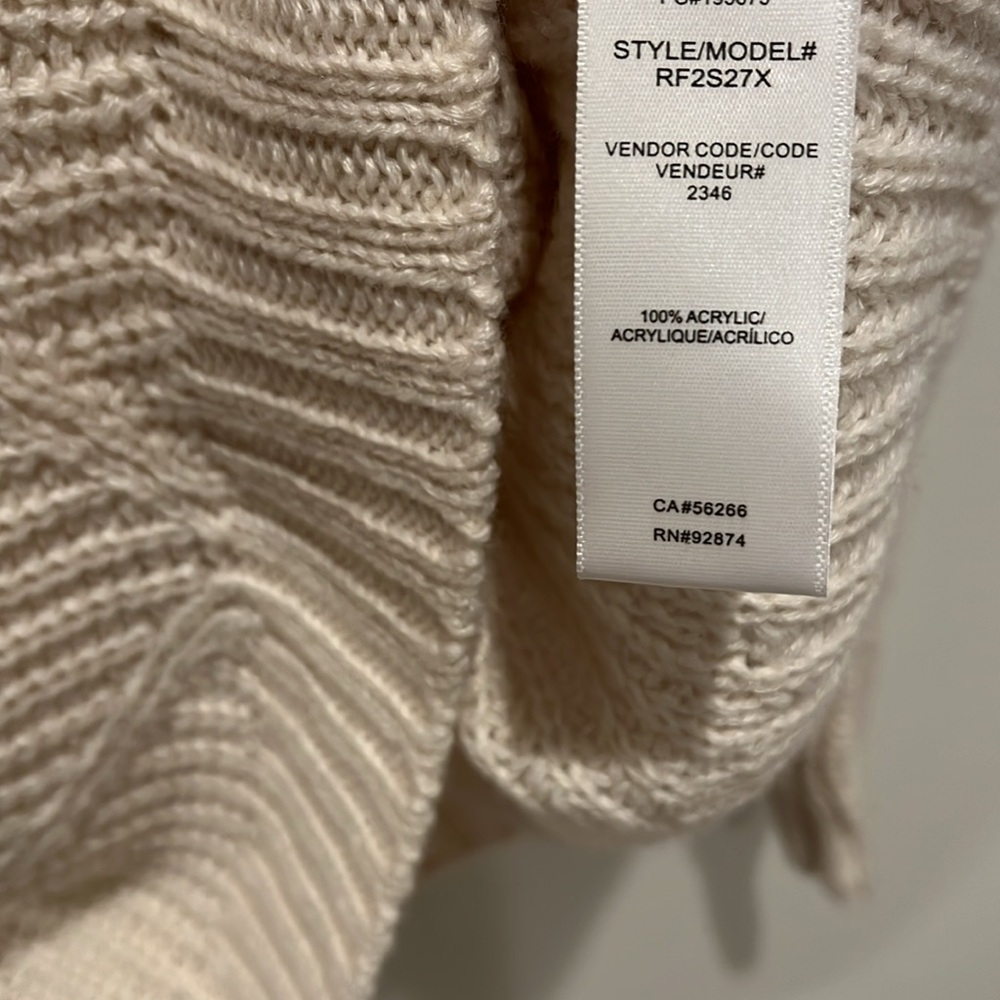 Brand new never worn Splendid sweater size small - Picture 5 of 5